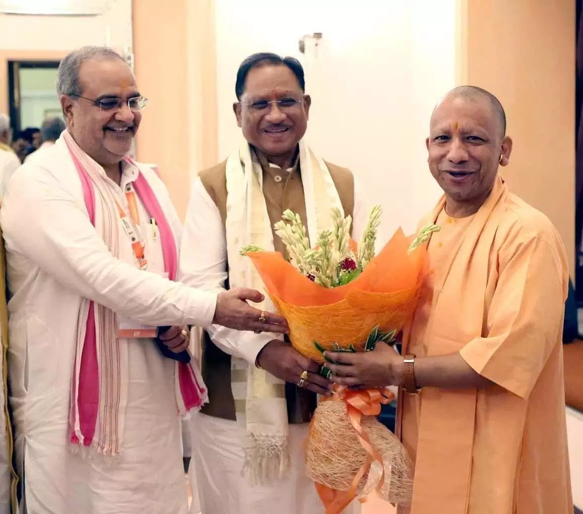 मुख्यमंत्री विष्णुदेव साय ने की सीएम योगी से मुलाकात मुख्यमंत्री विष्णुदेव साय ने की सीएम योगी से मुलाकात