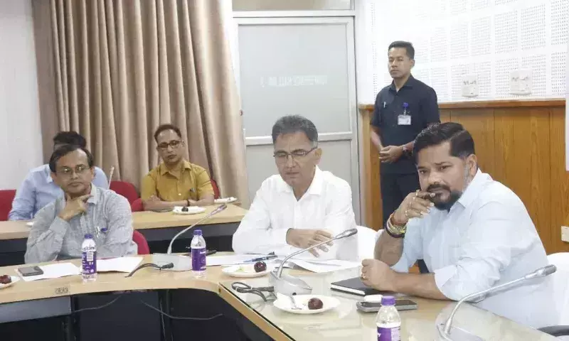 Tripura में सड़क दुर्घटनाओं में 13% की कमी: मंत्री ने कैशलेस उपचार योजना की घोषणा की Tripura में सड़क दुर्घटनाओं में 13% की कमी: मंत्री ने कैशलेस उपचार योजना की घोषणा की