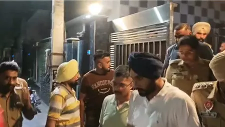 गोलीकांड में पाकिस्तानी गैंगस्टर का नाम आया सामने, NRI परिवार से मांगी थी फिरौती गोलीकांड में पाकिस्तानी गैंगस्टर का नाम आया सामने, NRI परिवार से मांगी थी फिरौती