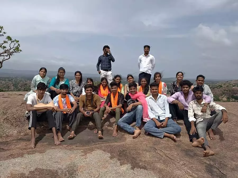 हम्पी में चित्रकारी: अनुमति मिलना आसान नहीं हम्पी में चित्रकारी: अनुमति मिलना आसान नहीं