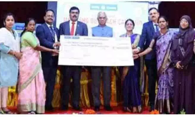 इंडियन बैंक ने मेगा SHG क्रेडिट आउटरीच कैंपों के माध्यम से 1,050 करोड़ रुपये मंजूर किए इंडियन बैंक ने मेगा SHG क्रेडिट आउटरीच कैंपों के माध्यम से 1,050 करोड़ रुपये मंजूर किए