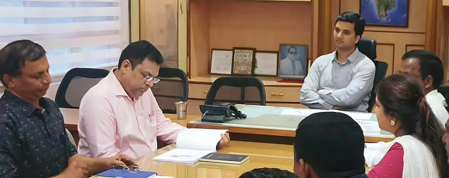 LED स्ट्रीट लाइट लगाने का काम तेज करें: डिप्टी कमिश्नर दर्शन LED स्ट्रीट लाइट लगाने का काम तेज करें: डिप्टी कमिश्नर दर्शन