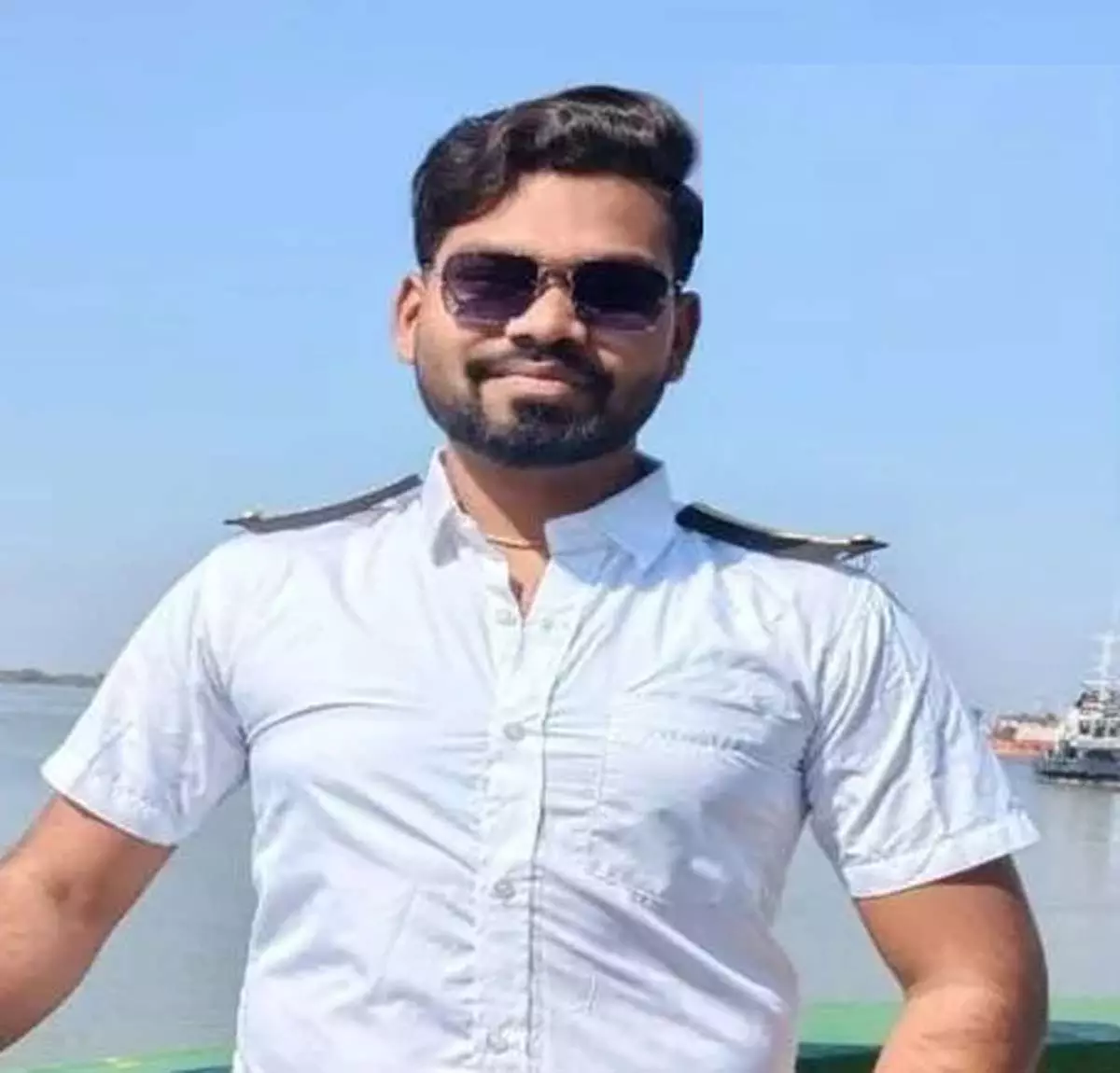कांकेर का रहने वाले मयंक साहू ईरान में फंसे, परिजन ने पीएम मोदी से लगाई मदद की गुहार कांकेर का रहने वाले मयंक साहू ईरान में फंसे, परिजन ने पीएम मोदी से लगाई मदद की गुहार