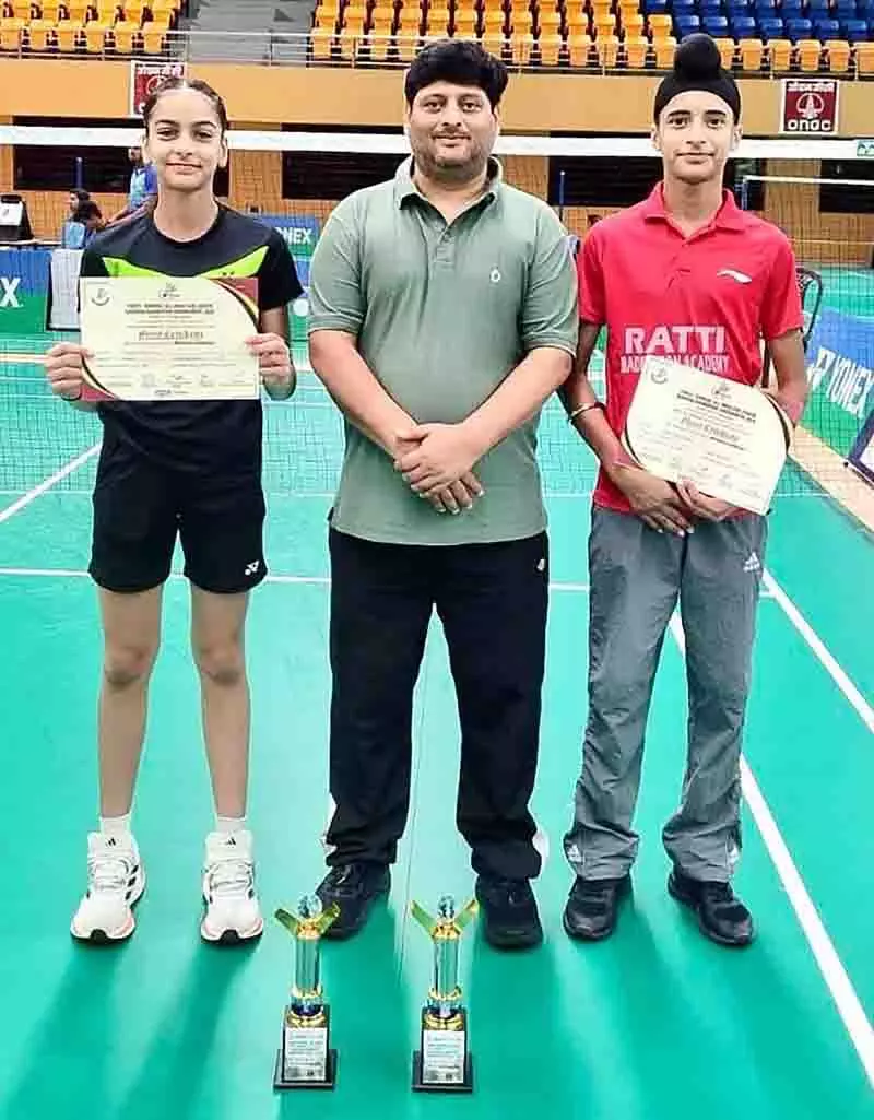 Jalandhar की जोड़ी ने राष्ट्रीय बैडमिंटन टूर्नामेंट में रजत पदक जीता Jalandhar की जोड़ी ने राष्ट्रीय बैडमिंटन टूर्नामेंट में रजत पदक जीता