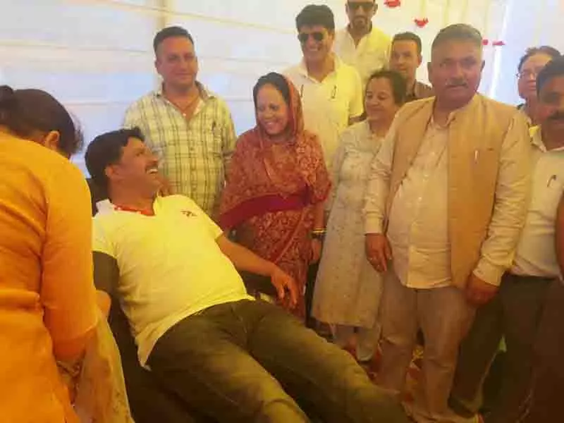 Himachal के पूर्व मुख्यमंत्री वीरभद्र सिंह की 91वीं जयंती पर रक्तदान शिविर का आयोजन Himachal के पूर्व मुख्यमंत्री वीरभद्र सिंह की 91वीं जयंती पर रक्तदान शिविर का आयोजन