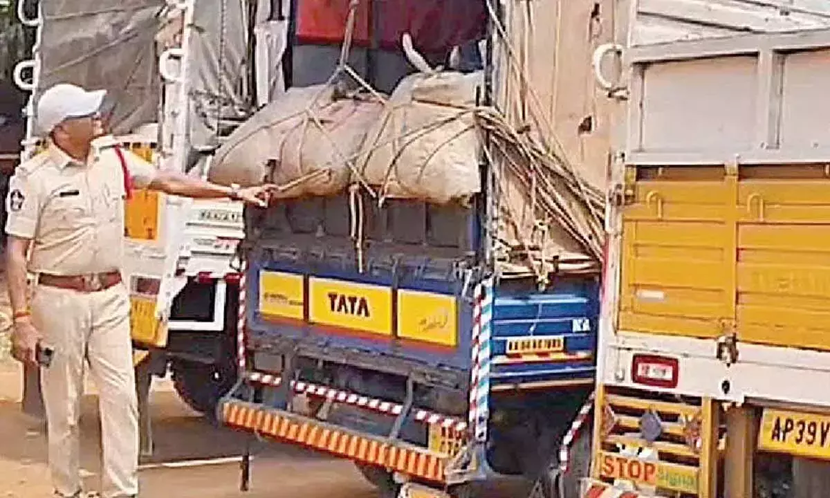 Andhra: अवैध गौहत्या रैकेट का भंडाफोड़ Andhra: अवैध गौहत्या रैकेट का भंडाफोड़