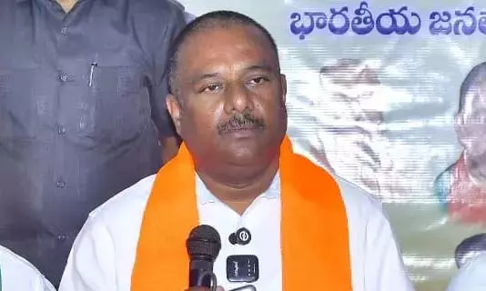 Telangana: एलेटी ने कांग्रेस से छह गारंटियों पर सवाल पूछे Telangana: एलेटी ने कांग्रेस से छह गारंटियों पर सवाल पूछे
