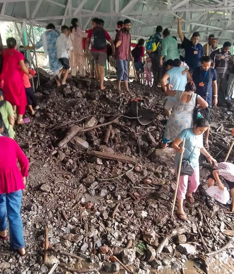 Jammu: भारी बारिश के कारण माता वैष्णो देवी मार्ग पर भूस्खलन Jammu: भारी बारिश के कारण माता वैष्णो देवी मार्ग पर भूस्खलन