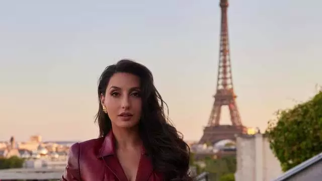 Nora Fatehi : पेरिस में शाम फैशन से भरपूर रही Nora Fatehi : पेरिस में शाम फैशन से भरपूर रही