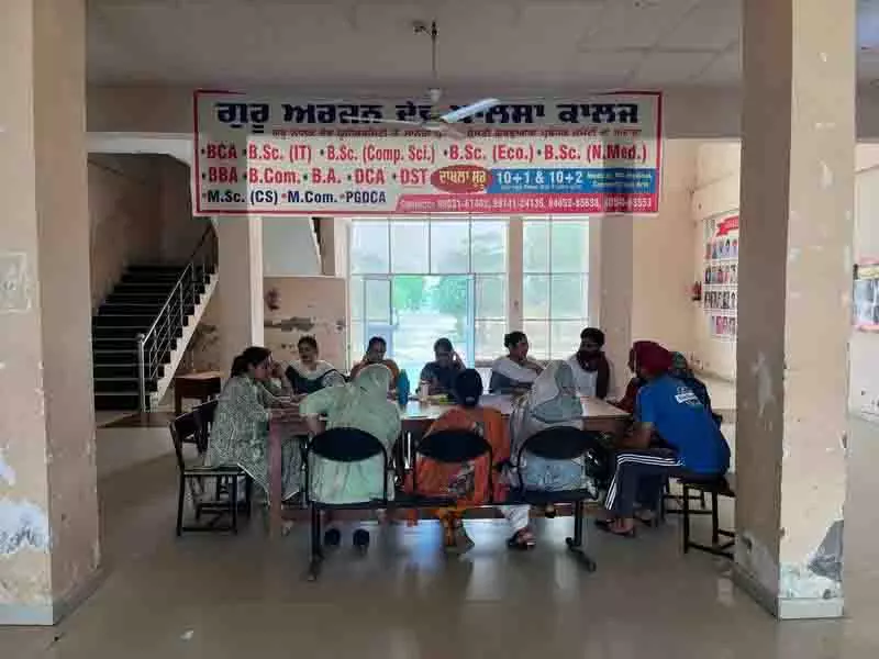 Amritsar: सीमावर्ती कॉलेजों में विज्ञान स्ट्रीम में नामांकन में वृद्धि देखी गई Amritsar: सीमावर्ती कॉलेजों में विज्ञान स्ट्रीम में नामांकन में वृद्धि देखी गई