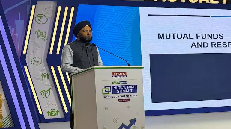 SEBI के पूर्णकालिक सदस्य अमरजीत सिंह द्वारा एमएफ उद्योग से पूछे गए तीन प्रमुख प्रश्न SEBI के पूर्णकालिक सदस्य अमरजीत सिंह द्वारा एमएफ उद्योग से पूछे गए तीन प्रमुख प्रश्न