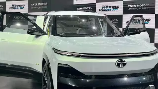 टाटा सिएरा और नई XUV700 में मिलेगा ट्रिपल-स्क्रीन सेटअप, जानिए फीचर्स टाटा सिएरा और नई XUV700 में मिलेगा ट्रिपल-स्क्रीन सेटअप, जानिए फीचर्स