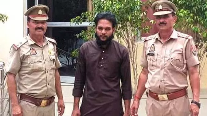 हैदरी दल का सदस्य पकड़ा गया, मोबाइल में मिले 40 अश्लील वीडियो हैदरी दल का सदस्य पकड़ा गया, मोबाइल में मिले 40 अश्लील वीडियो