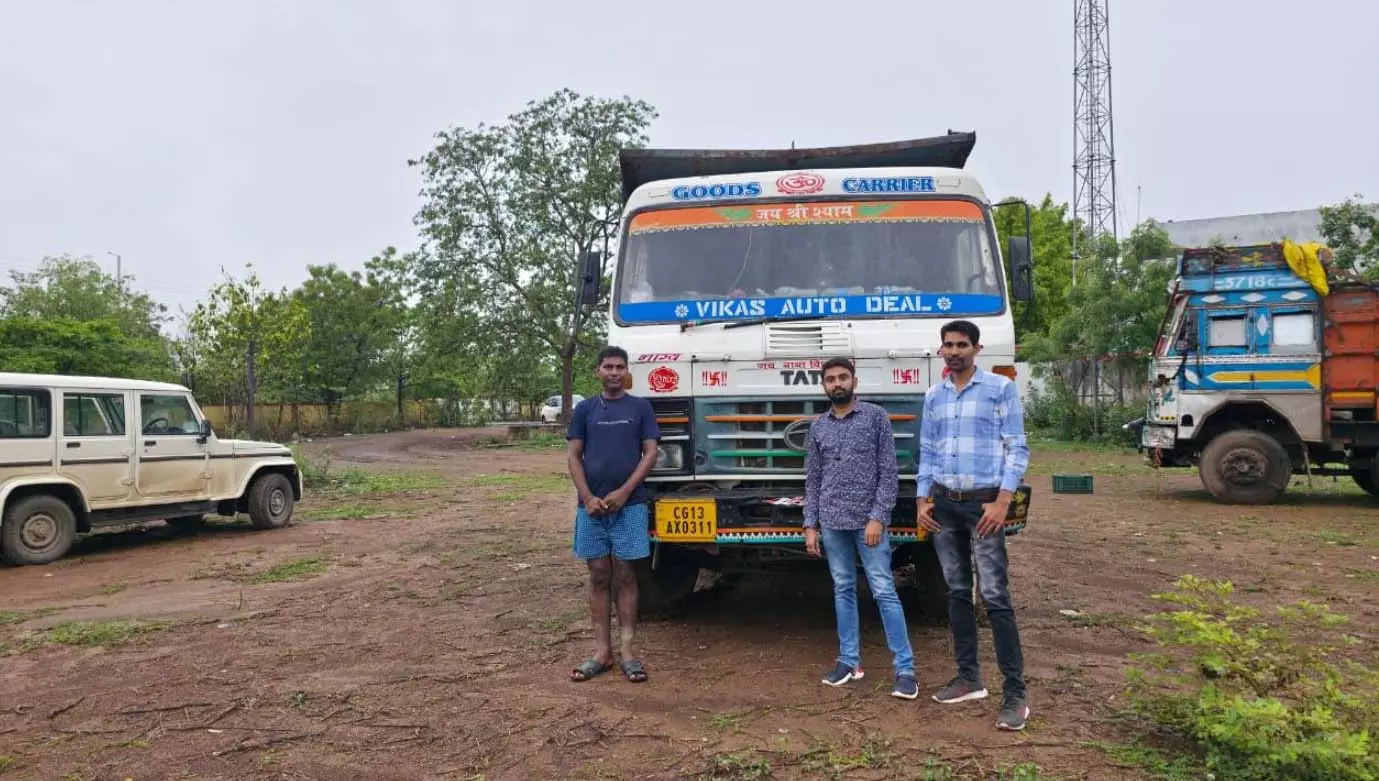 कलेक्टर डॉ कन्नौजे के निर्देश पर खनिज अमला द्वारा की गई कार्रवाई कलेक्टर डॉ कन्नौजे के निर्देश पर खनिज अमला द्वारा की गई कार्रवाई