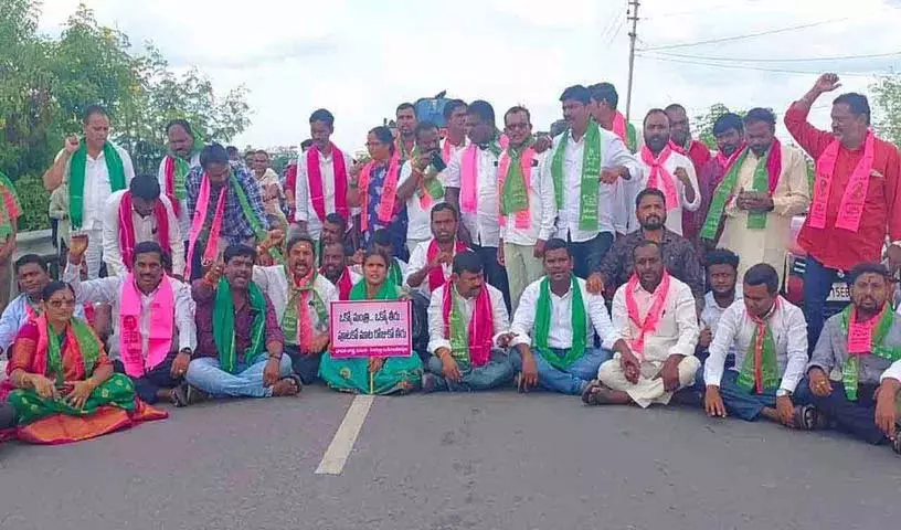 जिन किसानों के साथ भगवान हैं, बीआरएस उनके अन्नदाताओं के साथ खड़ी है जिन किसानों के साथ भगवान हैं, बीआरएस उनके अन्नदाताओं के साथ खड़ी है