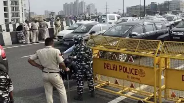 पुराने वाहनों को ईंधन बंद करने के प्रस्ताव पर दिल्ली के 44% कार मालिक नाखुश पुराने वाहनों को ईंधन बंद करने के प्रस्ताव पर दिल्ली के 44% कार मालिक नाखुश