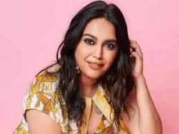 विवादों की मलिका Swara फिर चर्चा में, सोशल मीडिया पर जमकर ट्रोलिंग विवादों की मलिका Swara फिर चर्चा में, सोशल मीडिया पर जमकर ट्रोलिंग