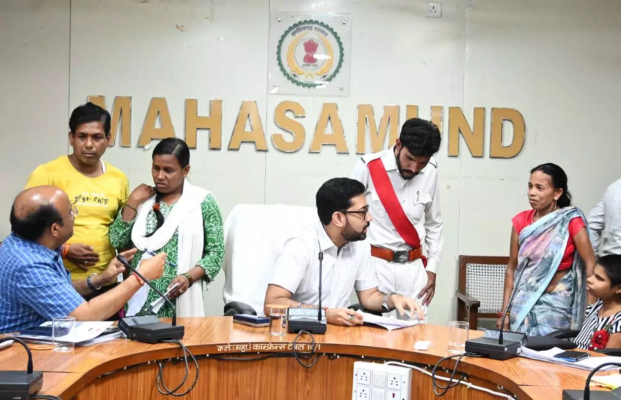कलेक्टर ने दिए विभागों को त्वरित कार्रवाई के निर्देश कलेक्टर ने दिए विभागों को त्वरित कार्रवाई के निर्देश