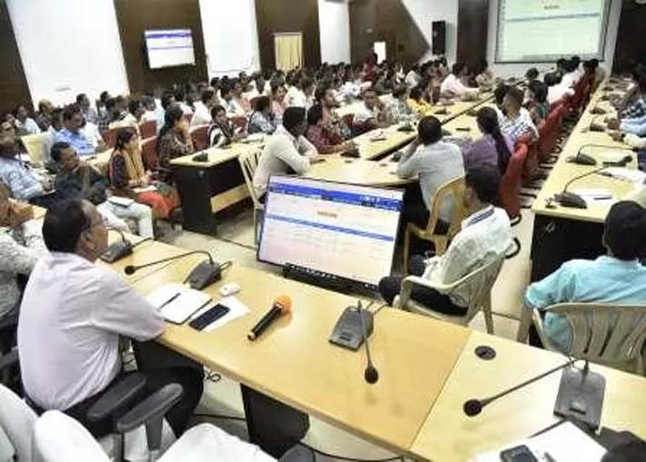अधिकारियों-कर्मचारियों को मिला ई-ऑफिस संचालन हेतु प्रशिक्षण अधिकारियों-कर्मचारियों को मिला ई-ऑफिस संचालन हेतु प्रशिक्षण