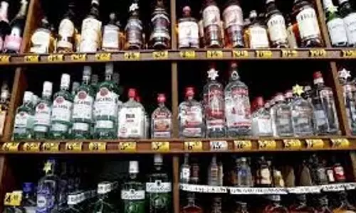 Poonch: शराब की दुकान को लेकर हुआ बवाल, लोगों ने लगाए ये गंभीर आरोप