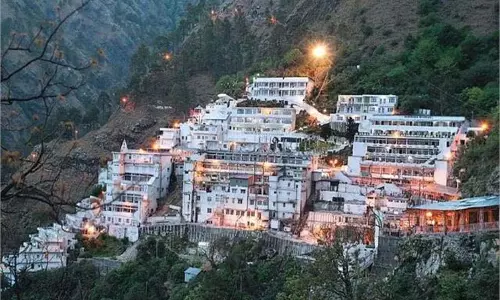 Jammu-Kashmir: माता वैष्णो देवी के रास्ते में भूस्खलन, यातायात बंद