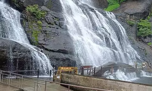 Tamil Nadu: कोर्टालम पेरारुवी और ऐंथरुवी में स्नान पर फिर से प्रतिबंध लगा दिया गया