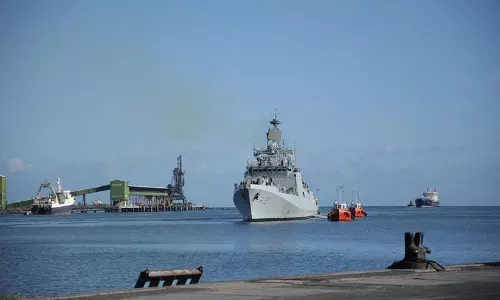 INS टेग ने मॉरीशस दौरा पूरा किया, समुद्री साझेदारी मजबूत की INS टेग ने मॉरीशस दौरा पूरा किया, समुद्री साझेदारी मजबूत की
