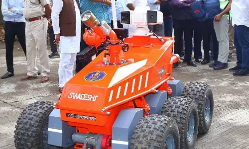 Indore : शहर की संकरी गलियों के लिए रोबोटिक अग्निशमन मशीनें खरीदने पर विचार हो रहा