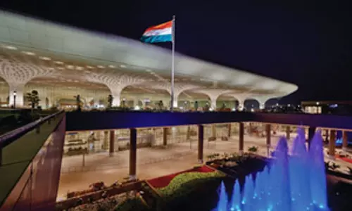 अदाणी एयरपोर्ट्स को मुंबई अंतरराष्ट्रीय हवाई अड्डे के लिए मिला 1 अरब डॉलर का फंड