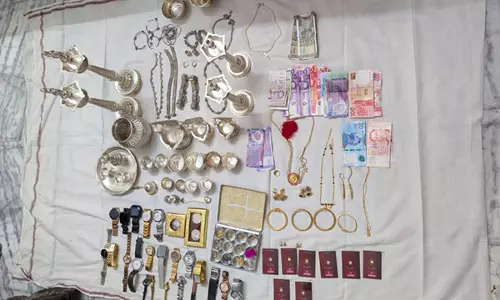 Karnataka: लोकायुक्त ने गडग पुलिस इंस्पेक्टर की संपत्तियों पर छापा मारा