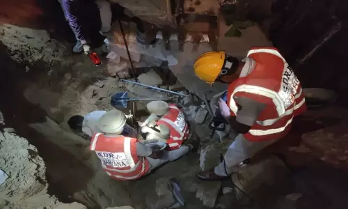 Gurgaon: रात में ढही दीवार, कई मजदूर घायल; एक की हालत नाज़ुक