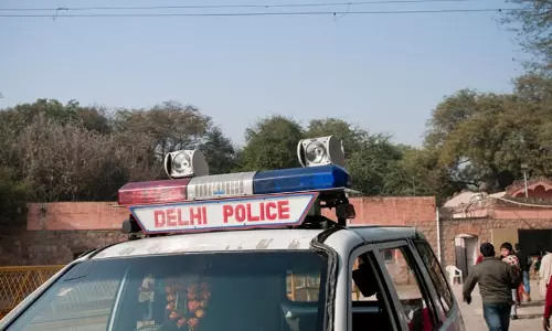 दिल्ली-Haryana सीमा पर पुलिस मुठभेड़ में गैंगस्टर रोमिल वोहरा घायल दिल्ली-Haryana सीमा पर पुलिस मुठभेड़ में गैंगस्टर रोमिल वोहरा घायल