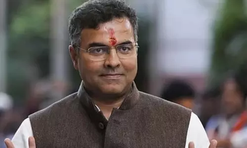 दिल्ली के पीडब्ल्यूडी मंत्री ने कहा, एक दिन में 3,400 गड्ढों की मरम्मत की जाएगी दिल्ली के पीडब्ल्यूडी मंत्री ने कहा, एक दिन में 3,400 गड्ढों की मरम्मत की जाएगी