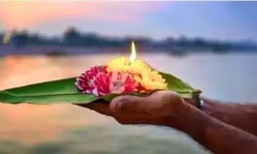 Ashadha Amavasya: आषाढ़ अमावस्या पर करें विशेष चालीसा का पाठ, प्रसन्न होकर पितर देंगे आशीर्वाद