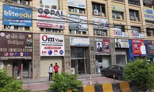 Punjab: वैश्विक करियर के लिए भारतीय छात्र अमेरिकी प्रमाणपत्रों की ओर आकर्षित हो रहे Punjab: वैश्विक करियर के लिए भारतीय छात्र अमेरिकी प्रमाणपत्रों की ओर आकर्षित हो रहे