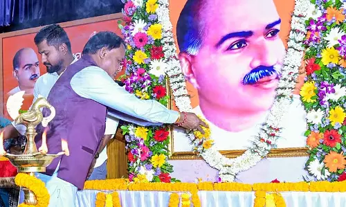 सरकार एसपी मुखर्जी की पुण्यतिथि मनाएगी: CM Mohan Charan सरकार एसपी मुखर्जी की पुण्यतिथि मनाएगी: CM Mohan Charan