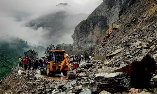 Haryana : उत्तराखंड में भूस्खलन से हरियाणा की महिला तीर्थयात्री की मौत Haryana : उत्तराखंड में भूस्खलन से हरियाणा की महिला तीर्थयात्री की मौत