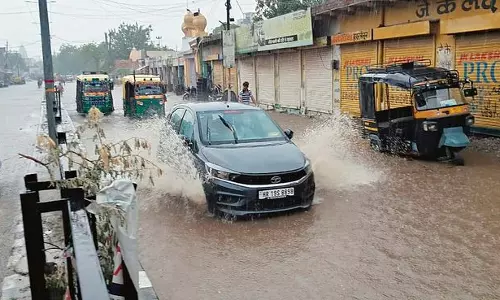 Haryana : निवासियों ने प्रशासन पर खराब तैयारियों का आरोप लगाया Haryana : निवासियों ने प्रशासन पर खराब तैयारियों का आरोप लगाया