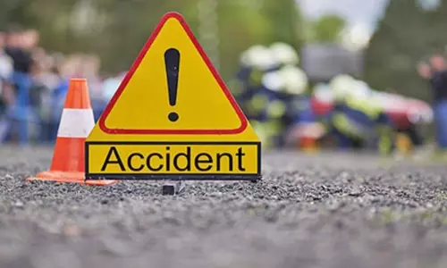 Simdega में भीषण सड़क हादसा, ट्रेलर की चपेट में आकर बाइक सवार तीन युवकों की मौत