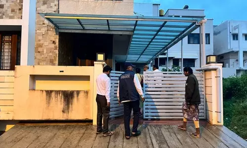 कर्नाटक लोकायुक्त ने BBMP और कई नगर पालिकाओं सहित पूरे राज्य में छापेमारी की कर्नाटक लोकायुक्त ने BBMP और कई नगर पालिकाओं सहित पूरे राज्य में छापेमारी की