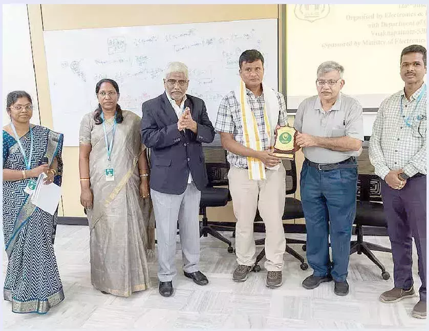 Andhra: ‘डेटा विज्ञान में एआई नवाचार’ पर FDP आयोजित