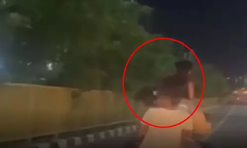 1 बाइक पर सवार दिखे 8 लोग, ट्रैफिक नियमों का उल्लंघन...एक्शन में पुलिस