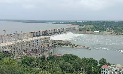 Karnataka के कृष्णा-कावेरी बेसिन के जलाशयों में प्रचुर मात्रा में जल प्रवाह हो रहा Karnataka के कृष्णा-कावेरी बेसिन के जलाशयों में प्रचुर मात्रा में जल प्रवाह हो रहा