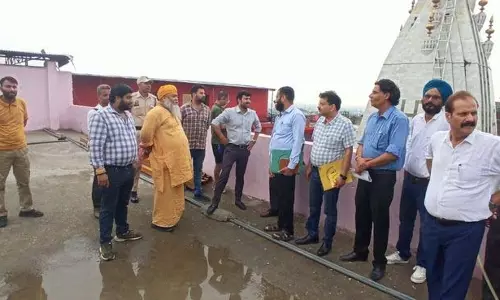 JMC आयुक्त ने अमरनाथ यात्रा के लिए आवास व्यवस्था की समीक्षा की JMC आयुक्त ने अमरनाथ यात्रा के लिए आवास व्यवस्था की समीक्षा की