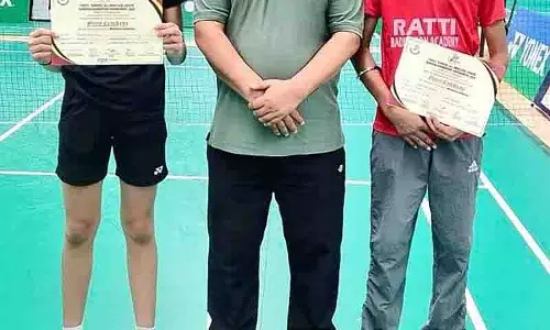 Jalandhar की जोड़ी ने राष्ट्रीय बैडमिंटन टूर्नामेंट में रजत पदक जीता Jalandhar की जोड़ी ने राष्ट्रीय बैडमिंटन टूर्नामेंट में रजत पदक जीता