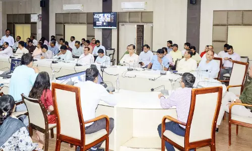 पात्र हितग्राहियों के जल्द बनाए जाएं आयुष्मान कार्ड : रायपुर कलेक्टर पात्र हितग्राहियों के जल्द बनाए जाएं आयुष्मान कार्ड : रायपुर कलेक्टर