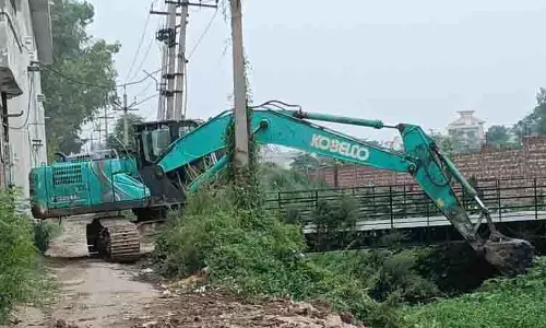 मानसून से पहले Phagwara में बड़े पैमाने पर नाला सफाई अभियान मानसून से पहले Phagwara में बड़े पैमाने पर नाला सफाई अभियान