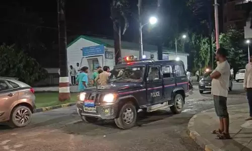 Haldwani में अज्ञात हमलावरों ने कार सवारों पर की फायरिंग, तीन घायल Haldwani में अज्ञात हमलावरों ने कार सवारों पर की फायरिंग, तीन घायल