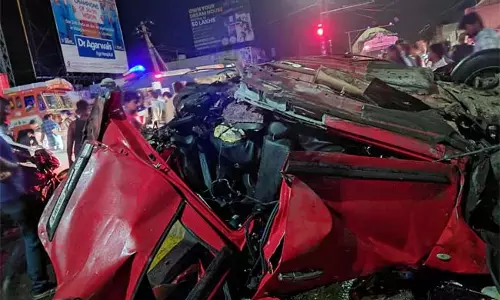 Andhra : विशाखापत्तनम में भीषण सड़क हादसा तीन की मौत