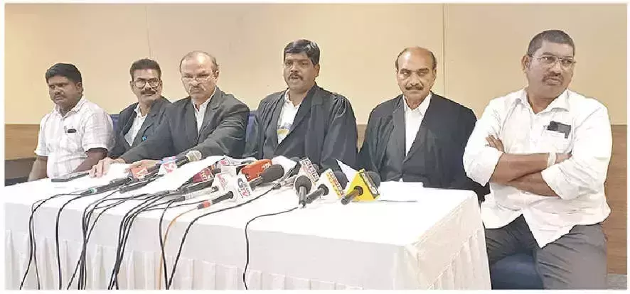 Andhra: हार्बर पार्क की जमीन के लिए मुआवजे की मांग